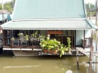 Amporna Floating House 1.JPG (123 KB)